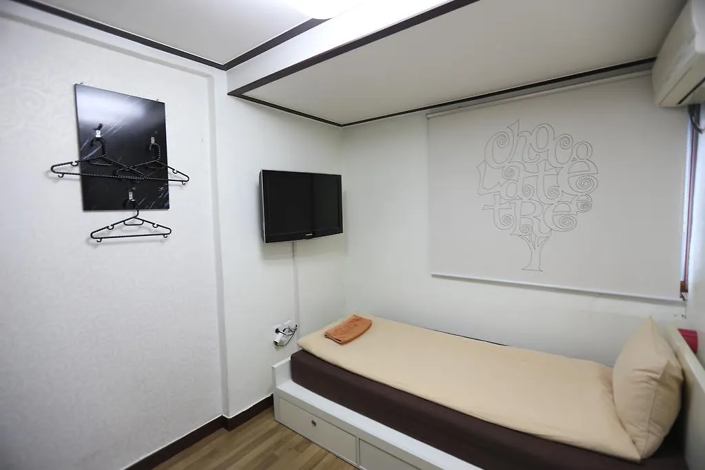** Guest house Chocolate Tree Sinchon Hotel Seoul South Korea